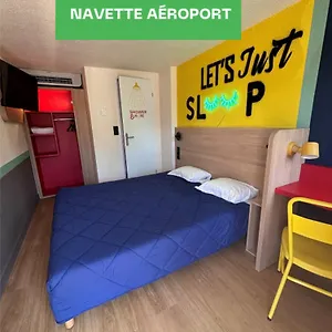 Premiere Classe Aeroport Marseille Vitrolles (Bouches-du-Rhone)